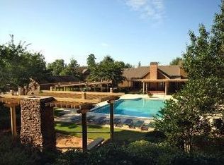 324 Oak Hill Dr, Byron, GA 31008