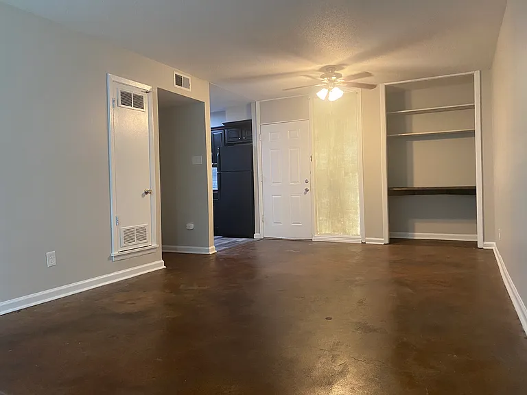 32 N Belvedere Blvd #21 — Photo 2