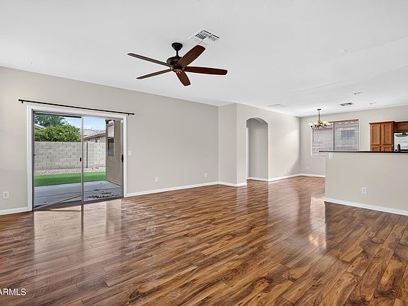 3rd image of 15272 W JACKSON Street
