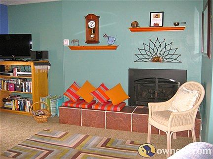 Lower Level Living Room w/Gas Fireplace