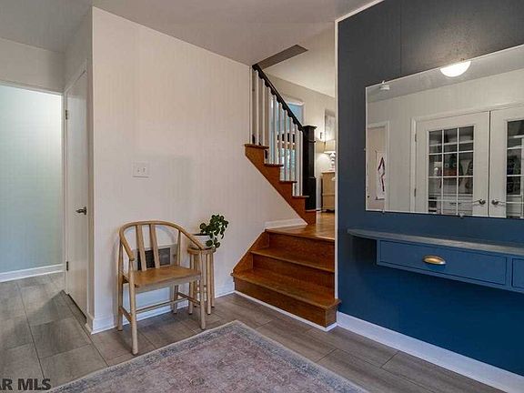 4th image of 841 Oak Ridge Ave