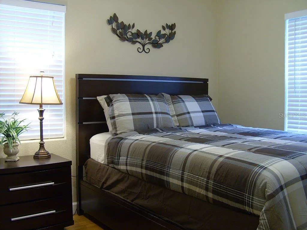 2 bed, 1.0 bath, 900 sqft, $2,125 — Photo 3