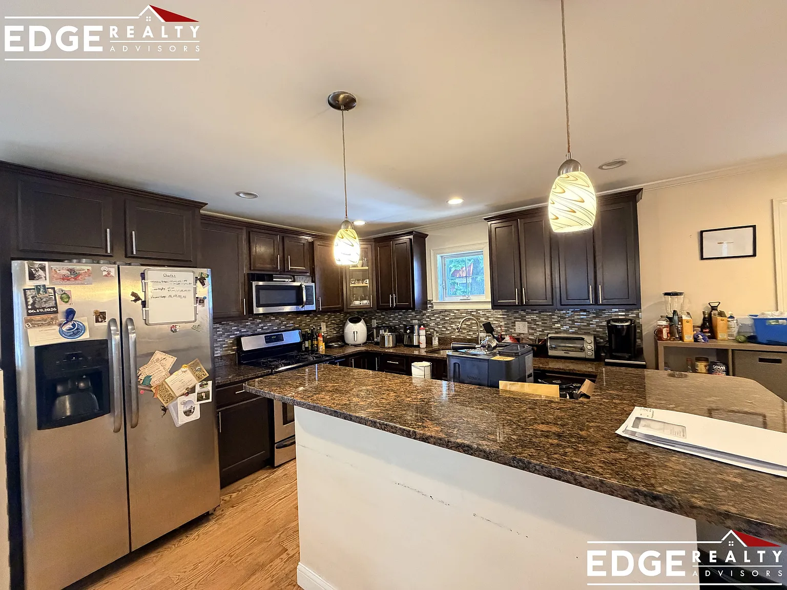 4 bed, 3.5 bath, 2000 sqft, $5,100 — Photo 3