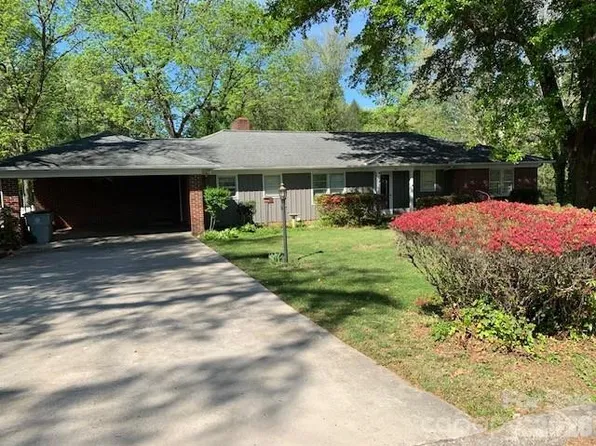 811 Hilton St NE, Lenoir, NC 28645