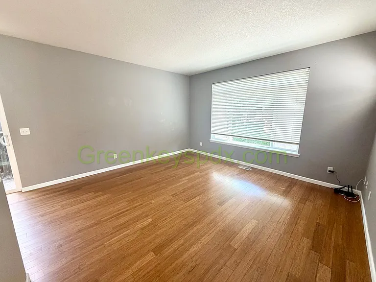 936 SE Elina Ave — Photo 9