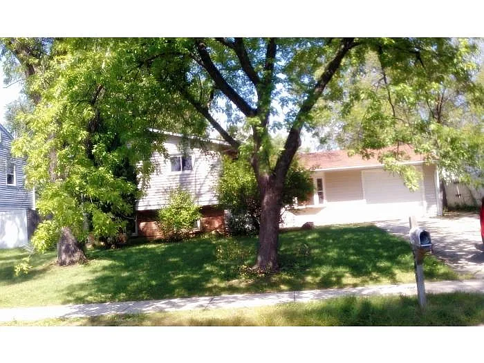 540 Spruce Rd photo 1