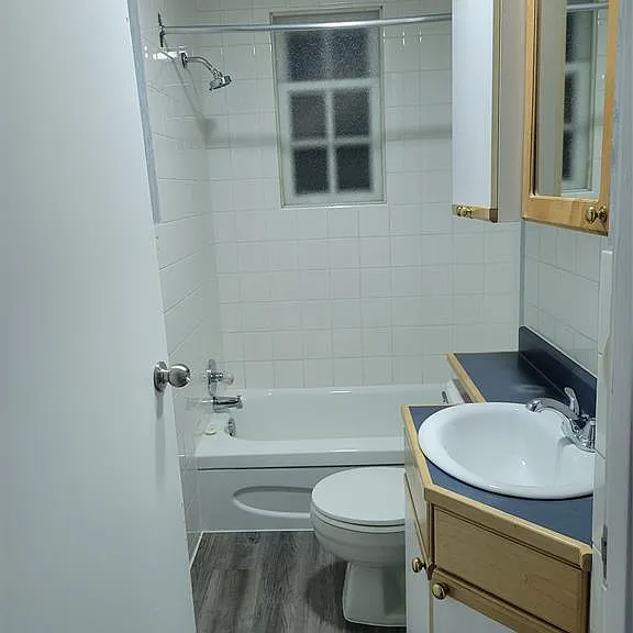 660 Church St #1 — Photo 4