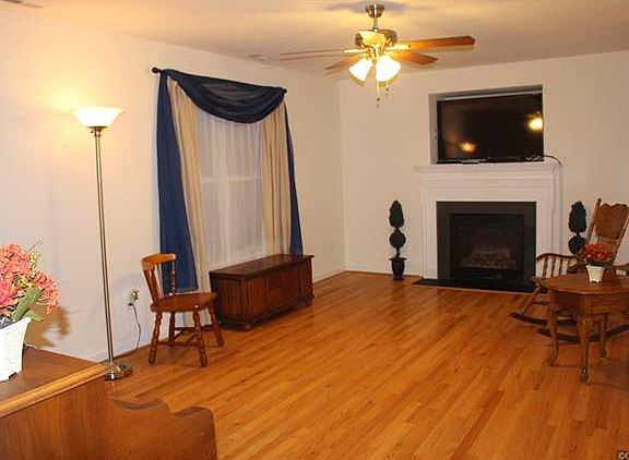 5th image of 3367 Layfield Dr