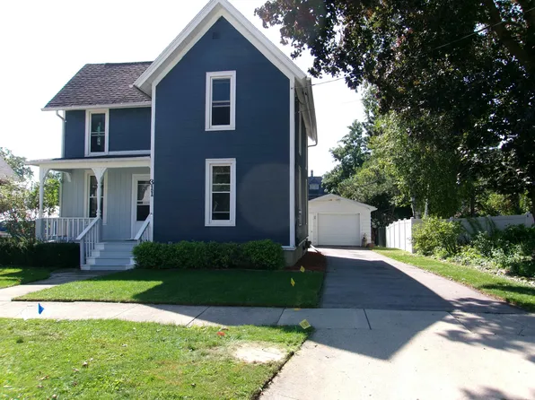 311 E Maple Ave, Beaver Dam, WI 53916