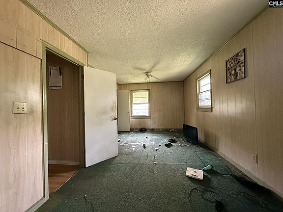 4th image of 309 Huggins St