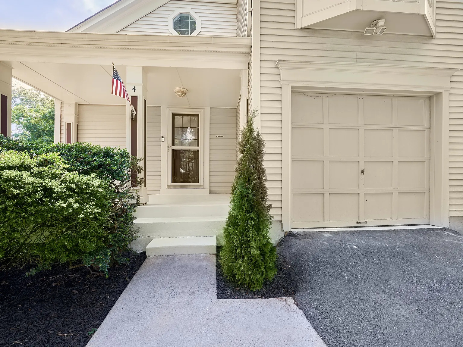 Bentmoor Ct, Sterling — Photo 2