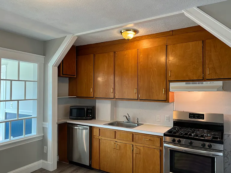 235 Washington Ave #3 — Photo 5