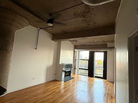 3rd image of 1071 W 15th St Unit 314