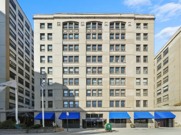 680 S Federal St APT 807, Chicago, IL 60605