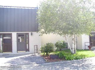 195 Foxfire Dr APT 108, Mount Pocono, PA 18344