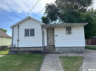 925 S Cedar St, Galesburg, IL 61401