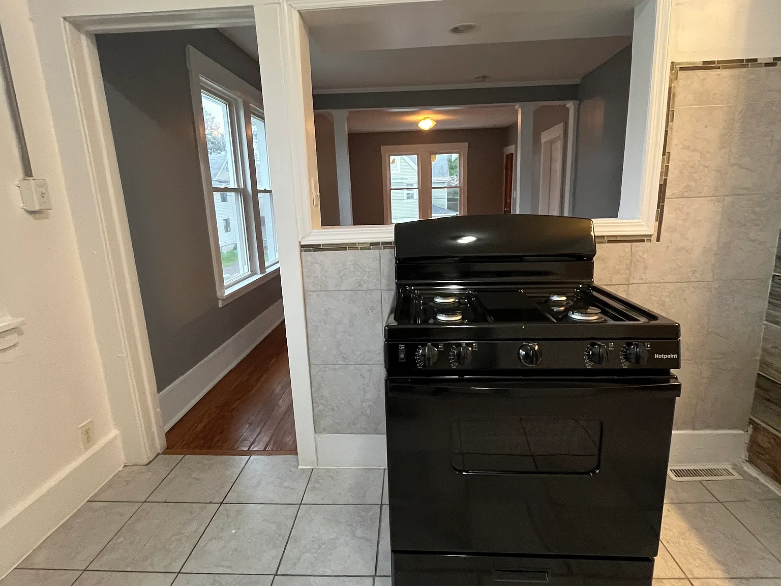 2 bed, $1,200 — Photo 3