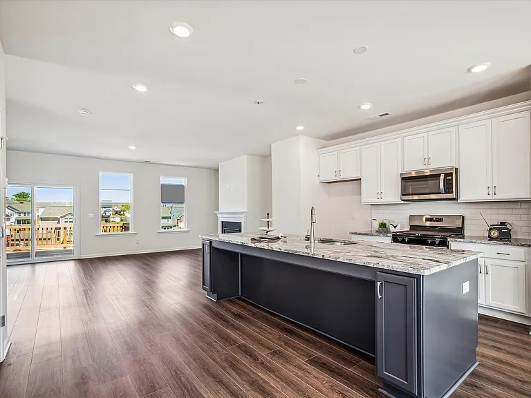 847 Parc Townes Dr #B — Photo 3