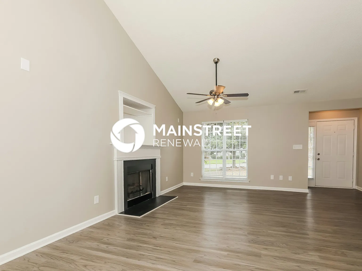 3212 Leicester Dr — Photo 2