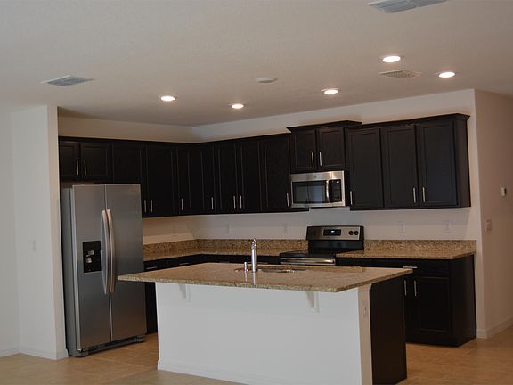 4th image of 645 Campo Ln