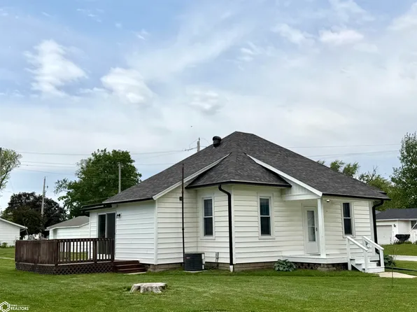 222 N Division St, Stronghurst, IL 61480