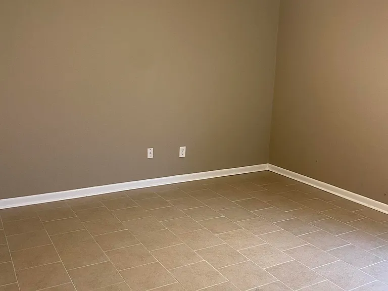 212 Briarcliff Dr — Photo 3