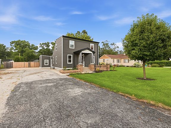 4th image of 3632 Blackstone Ave