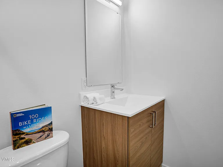 1200 Capitol St #201 — Photo 24