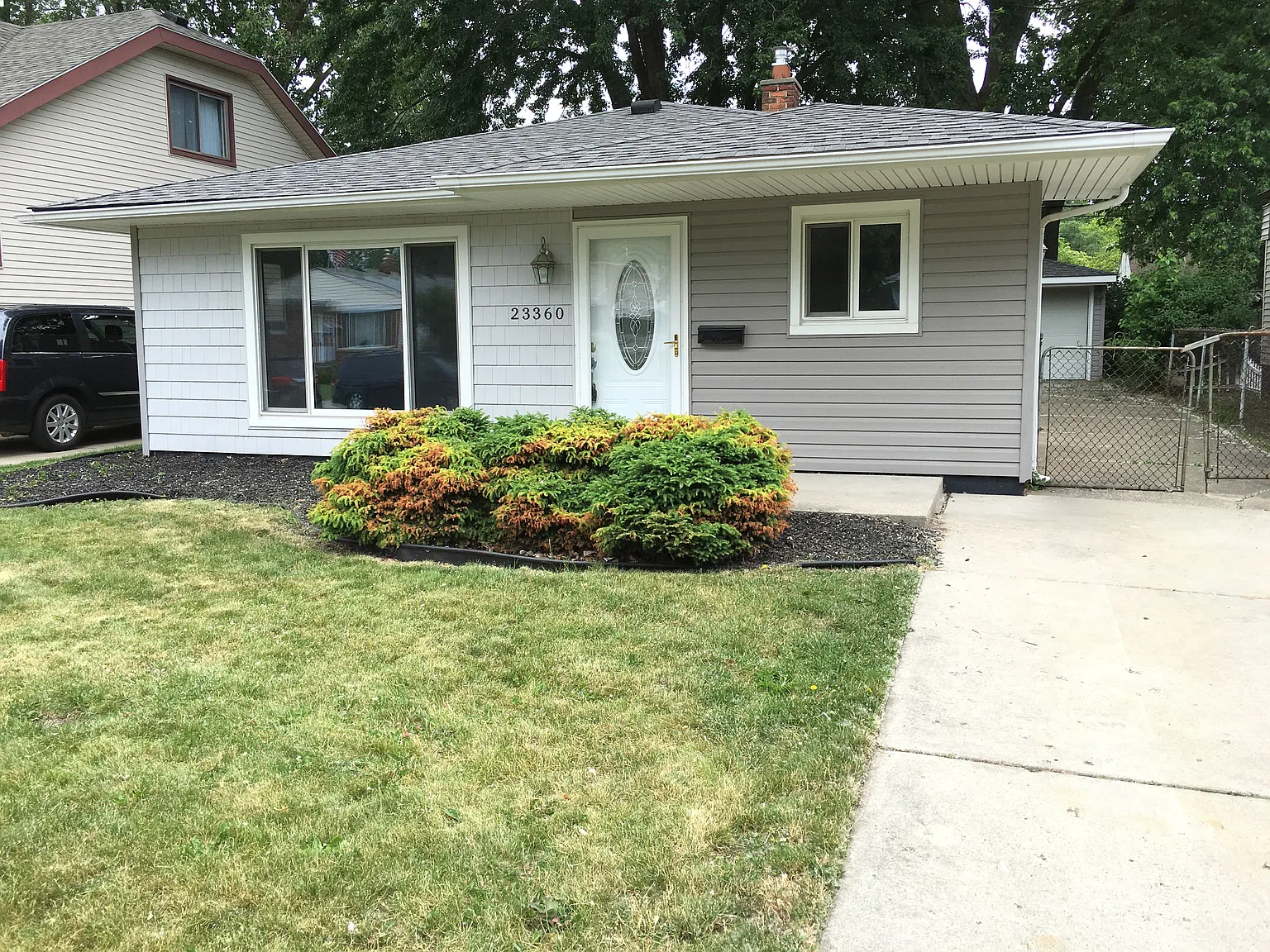 23360 Davey Ave photo 1
