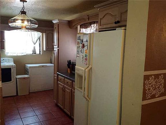 4th image of 3830 Oxford Ave