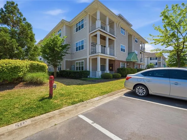 2469 Leytonstone Dr APT 106, Chesapeake, VA 23321