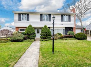 315 N Rutherford Ave, Massapequa, NY 11758