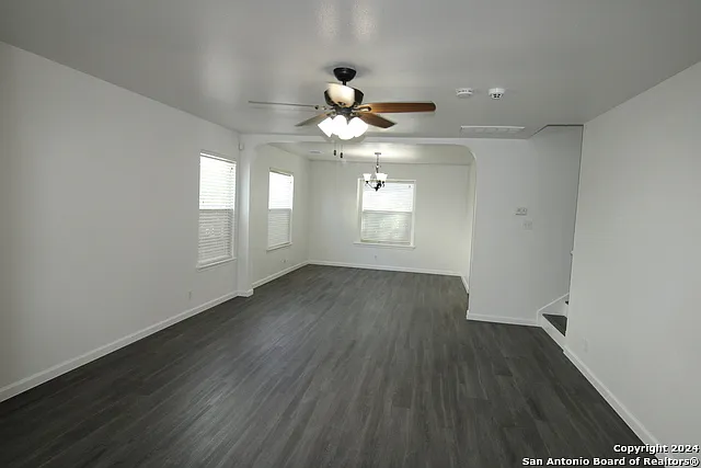 3 bed, 2.5 bath, 1955 sqft, $1,800 — Photo 2