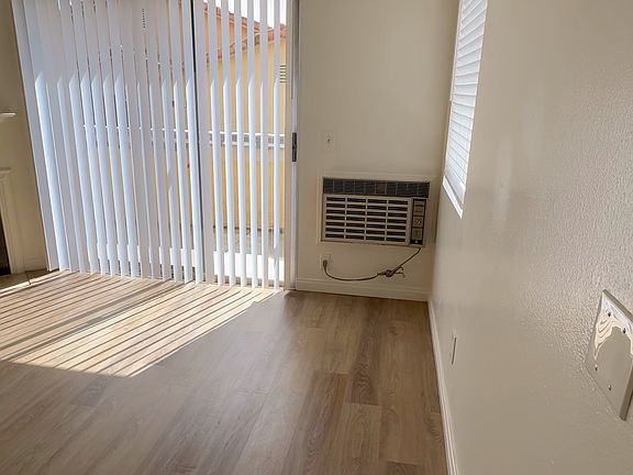 4th image of 223 Woodland Pkwy Unit 260