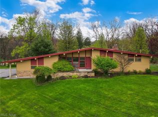 7151 Rotary Dr, Walton Hills, OH