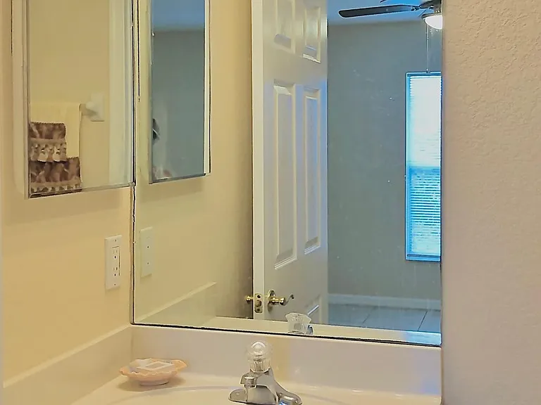 6953 Regina Dr — Photo 6