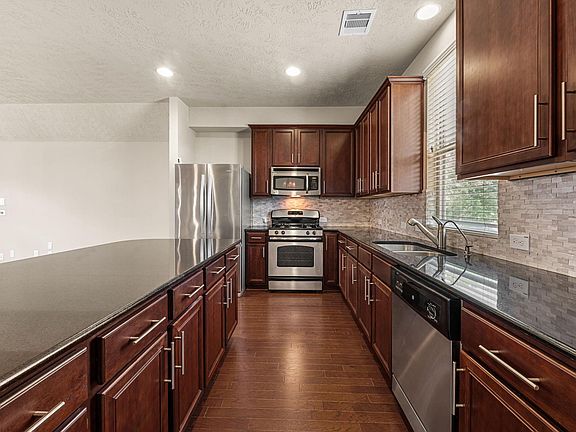 3rd image of 3327 Home Point Dr