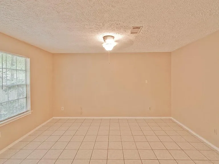 2107 W Lacey Oak Cir — Photo 31