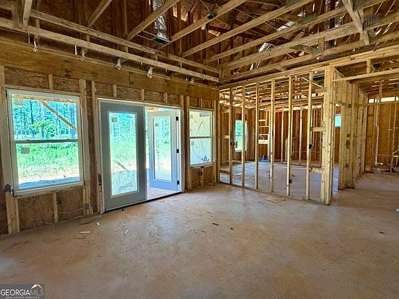 3rd image of 121 Kimbell Rd