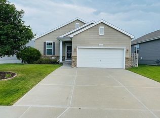 16921 Colony Dr, Omaha, NE 68136