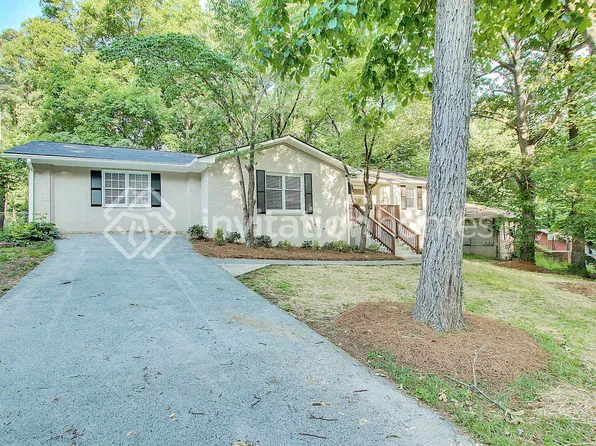 5447 Blackhawk Dr, Acworth, GA 30102