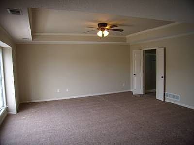 4th image of 5800 NE Hidden Meadow Dr