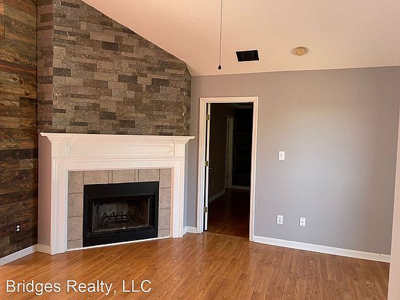2nd image of 3512 Shady Brook Dr
