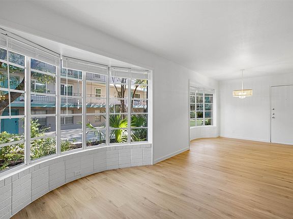 4th image of 300 Crockett St APT 119