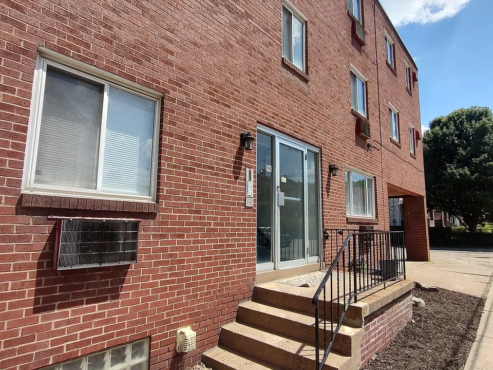 741 Washington Ave #2