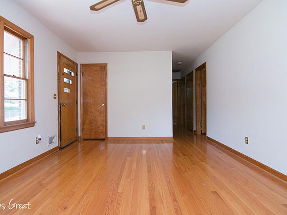 5th image of 5127 Woodbury St NW