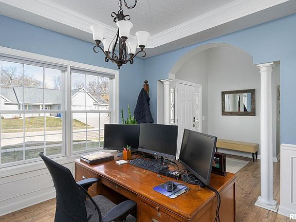 4th image of 692 Clover Hill Ln
