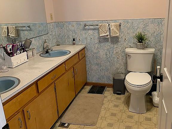 Main Ba. remodel in progress