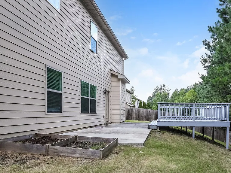402 Silver Oak Dr — Photo 17