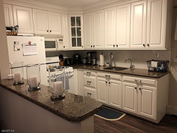 4th image of 38-01 Broadway #3801B